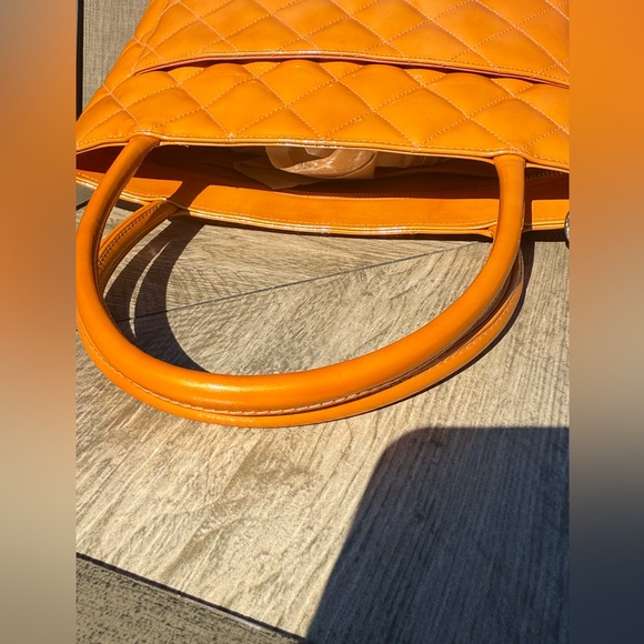 EUC! CHANEL Medallion Tote Vintage Patent Leather Quilted Shoulder Bag - Picture 9 of 17